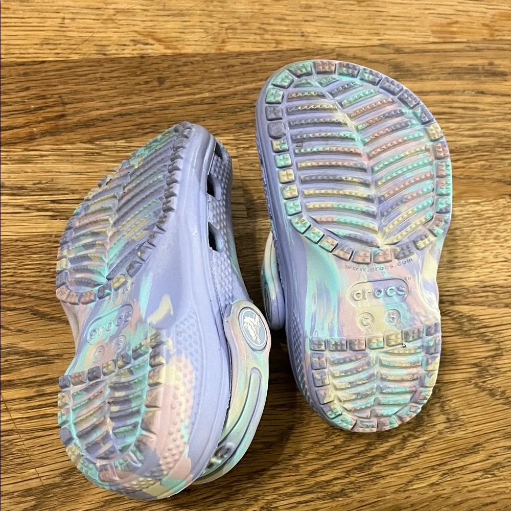 CROCS Kids Tie-Dye Clog in Pastel Purple, Blue & Mint size toddler 5